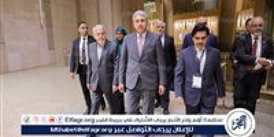 وزير
      السياحة
      والآثار
      يقيم
      مأدبة
      عشاء
      على
      شرف
      المشاركين
      في
      الاجتماع
      الوزاري
      الرابع
      لوزراء
      السياحة
      للدول
      الأعضاء
      بمنظمة
      الـ
      D-8
      بالمتحف
      المصري
      الكبير