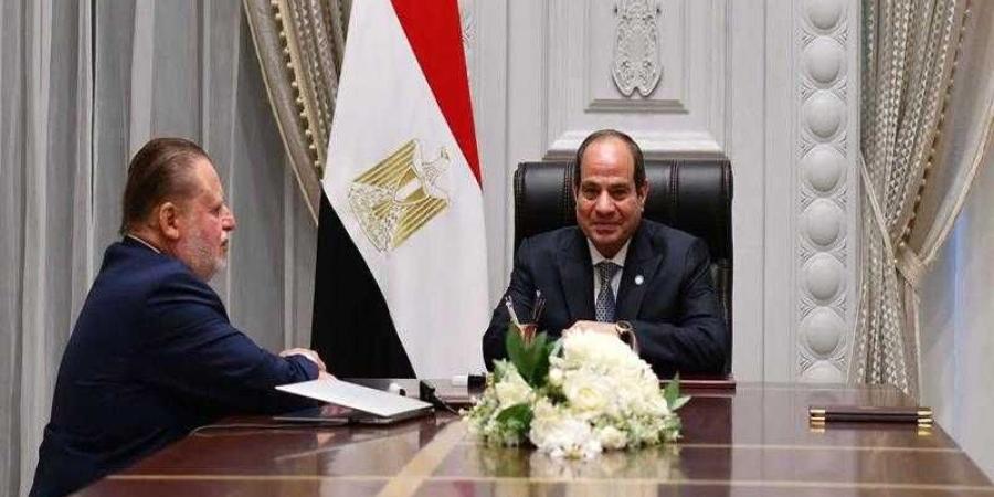الرئيس
      السيسي
      يجتمع
      مع
      محافظ
      البنك
      المركزي
      ووزير
      المالية