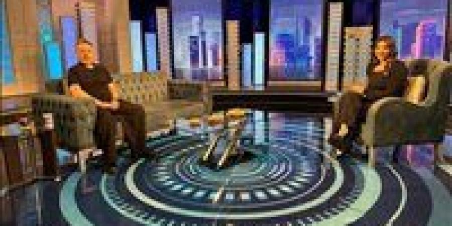 إيهاب
      فهمي
      يكشف
      كواليس
      آخر
      مكالمة
      بينه
      وبين
      والدته
      قبل
      وفاتها