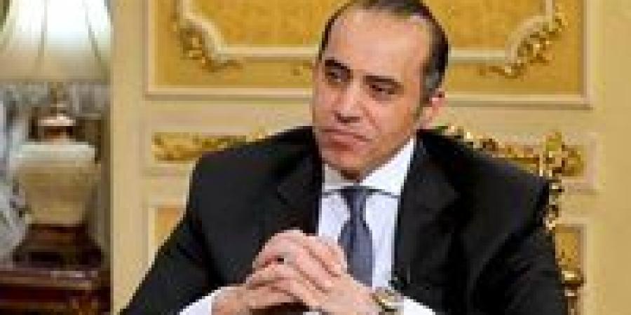 محمود
      فوزي:
      الذكاء
      الاصطناعي
      يعتمد
      على
      تجميع
      معلومات
      وعرضها
      عبر
      الإنترنت