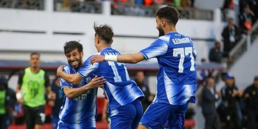 اتحاد طنجة وتواركة يضمنان البقاء والحسنية تلعب السد