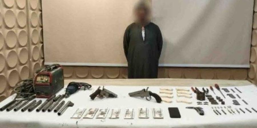ضبط ورشة سرية لتصنيع الأسلحة النارية داخل شقة بمدينة بد