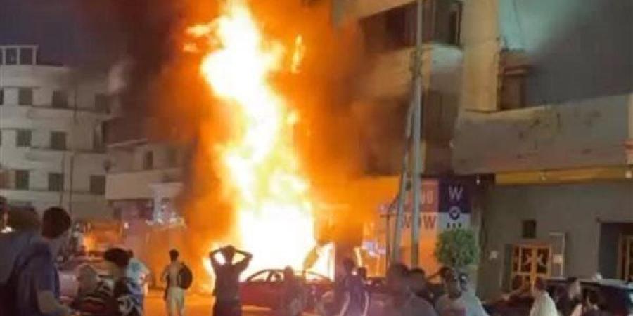 حريق
      مطعم
      بميدان
      سفير
      يشعل
      ...