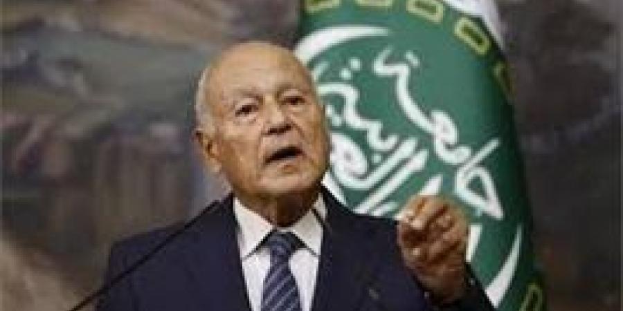 أبو
      الغيط
      يشيد
      بقرار
      ترمب
      رفع
      العقوبات
      عن
      سوريا