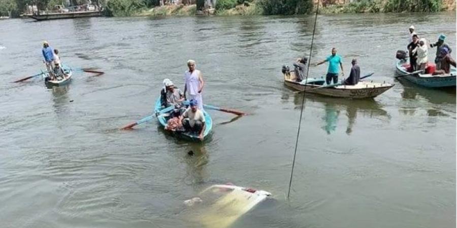 هربًا
      من
      موجة
      الحر..
      انتشال
      جثمان
      طالب
      غرق
      بنيل
      المنيا