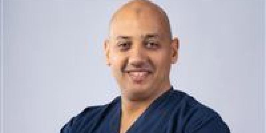 الدكتور
      عبد
      الرحمن
      عبد
      العال:
      جراحات
      التجميل
      لا
      تقتصر
      على
      تحسين
      الشكل
      فقط