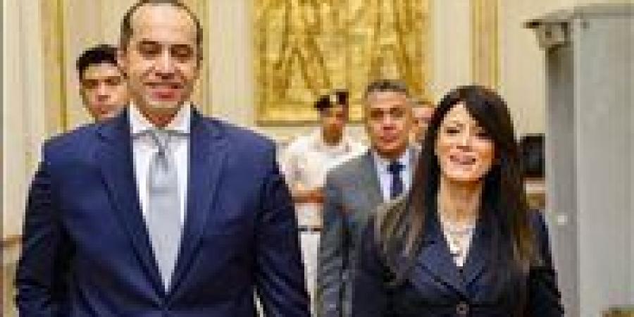 الشيوخ
      يوافق
      على
      مشروع
      الخطة
      الجديدة
      والمشاط:
      الالتزام
      بسقف
      استثمارات
      عامة
      1.16
      تريليون
      جنيه