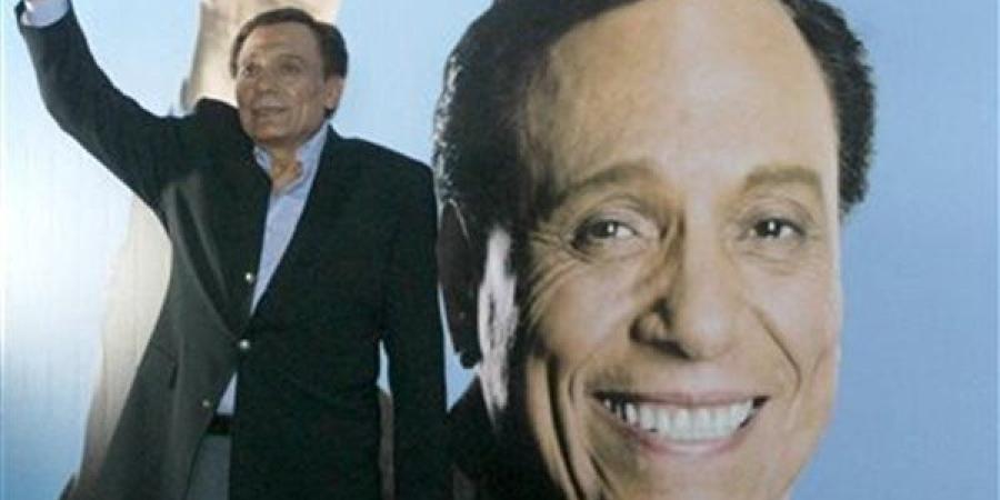 محمد
      ثروت
      مهنئا
      عادل
      إمام
      بعيد
    ...