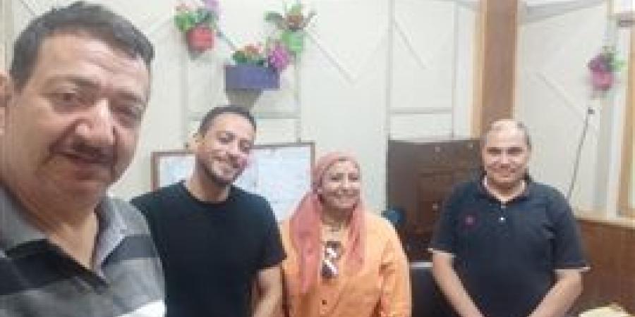 من
      ورق
      وكرتون
      إلى
      فن
      راقٍ..
      أحمد
      رضا
      يغير
      نظرتنا
      للخامات
      ويؤكد:
      "الوعي
      البيئي
      أصبح
      ضرورة"