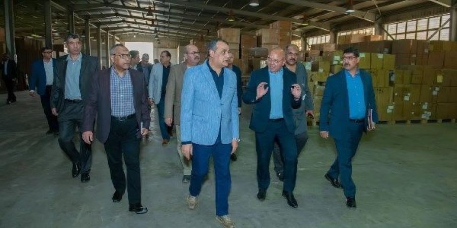وزير الإنتاج الحربي يتفقد مصنع 360 بحلوان ويؤكد تطوير المنتجات المدنية بجودة عالية