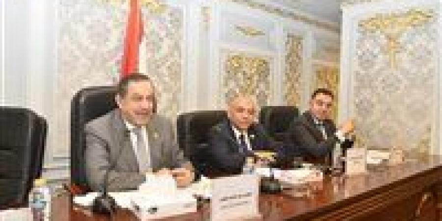 زراعة
      الشيوخ
      تناقش
      بناء
      منظومة
      زراعية
      صناعية..
      والجبلي
      يدعو
      لإعداد
      خطة
      استثمارية
      متكاملة