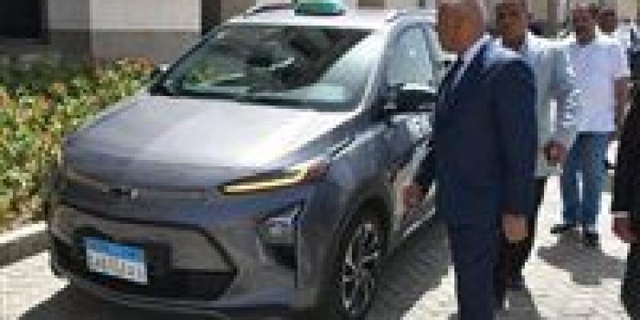 كامل
      الوزير:
      هناك
      خطة
      لإحلال
      وتجديد
      التاكسي
      والميكروباص
      ببديل
      كهرباء
