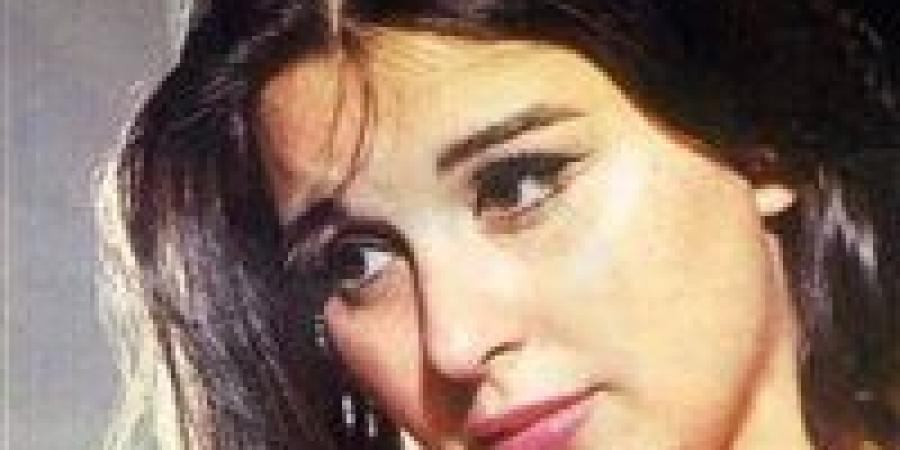 شقيقة
      سعاد
      حسني:
      مطلبناش
      ميراث
      من
      ورثة
      العندليب..
      والسندريلا
      كانت
      على
      علاقة
      قوية
      به
      حتى
      وفاته