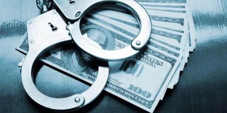 ضبط
      عصابة
      تخصصت
      في
      سرقة
      أموال
      عملاء
      البنوك