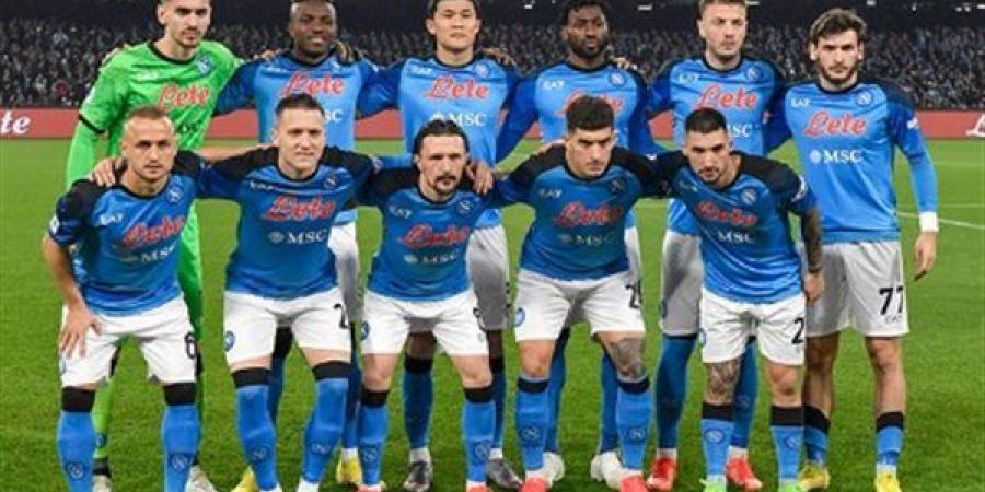 نابولي
      يحتفظ
      بقمة
      الدوري
      الإيطالي
   ...