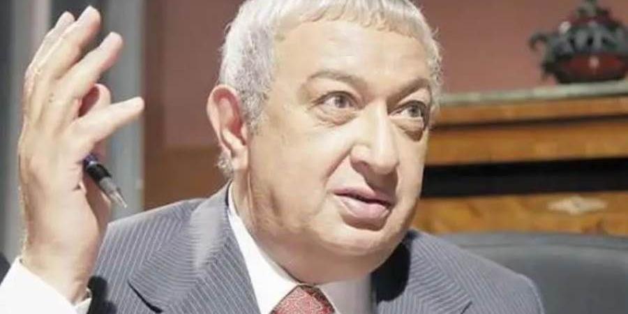 مهندس يتهم ابنتي نور الشريف باستيلائهما على مليون جنيه بالشيخ زايد