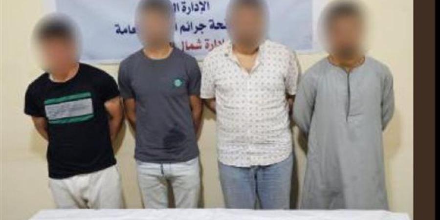 الاستيلاء
      على
      بياناتهم
      البنكية..
      ...