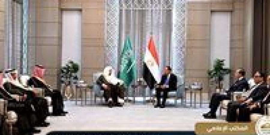 المستشار
      محمود
      فوزي
      يحضر
      لقاء
      رئيس
      الوزراء
      مع
      رئيس
      مجلس
      الشورى
      بالسعودية