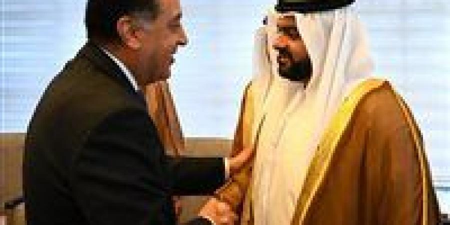 استعرض
      عددا
      من
      الفرص
      الاستثمارية..
      رئيس
      الوزراء
      يستقبل
      ولي
      عهد
      إمارة
      الفجيرة