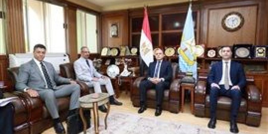 إقامة
      مناطق
      تجارية
      على
      مساحة
      20
      فدان
      بكفر
      الشيخ