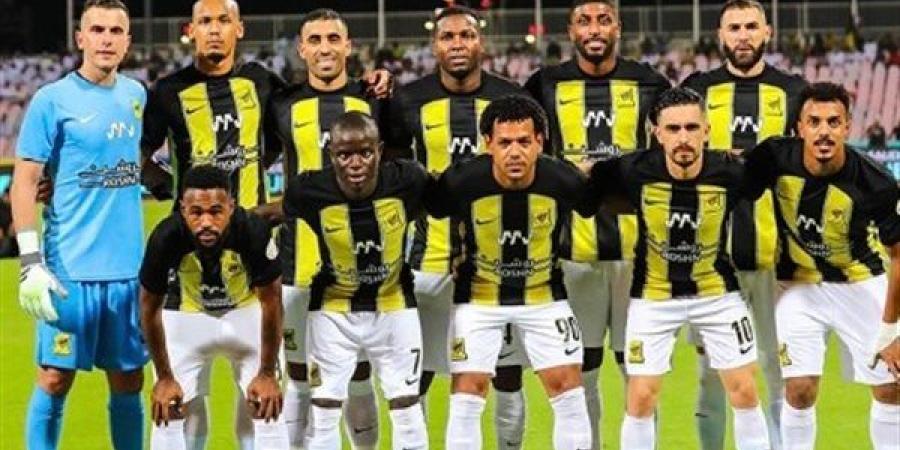 كانتي
      يقود
      تشكيل
      الاتحاد
      أمام
      ...