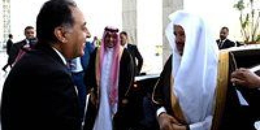 رئيس
      الوزراء
      يستقبل
      رئيس
      مجلس
      الشورى
      بالمملكة
      العربية
      السعودية