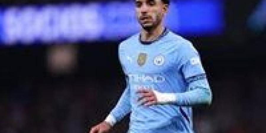 مرموش
      يقود
      تشكيل
      مانشستر
      سيتي
      ...