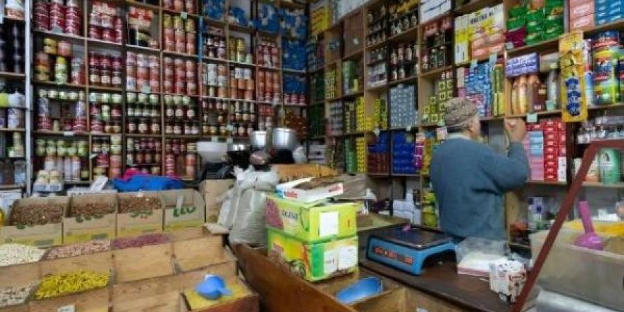 الأسواق الكبرى تواصل تضييق الخناق على "مول الحانوت"