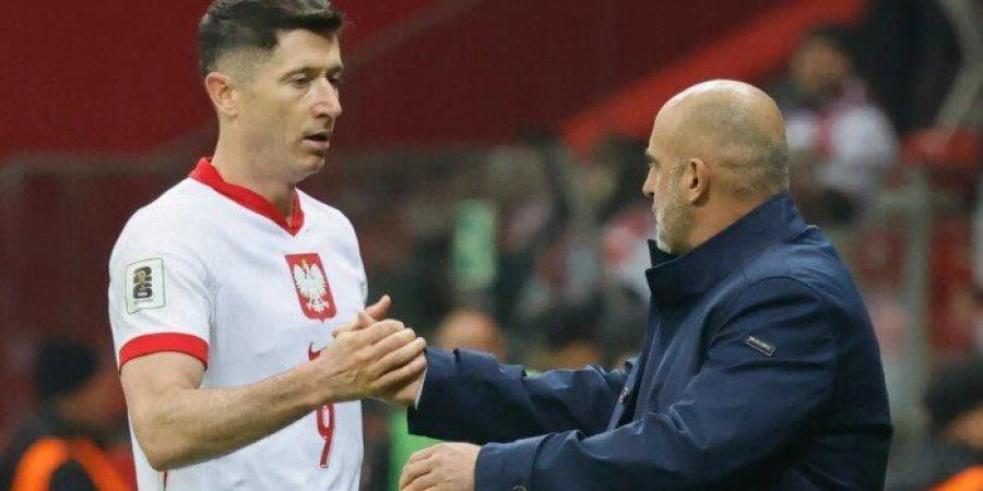 استقالة
      مدرب
      منتخب
      بولندا
      إثر
      خلافه
      مع
      ليفاندوفسكي