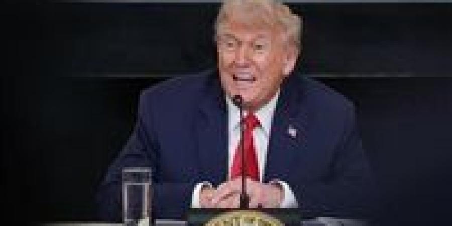 عاجل..
      أمريكا
      تنصح
      مواطنيها
      في
      الشرق
      الأوسط
      وشمال
      أفريقيا
      بتوخي
      الحذر