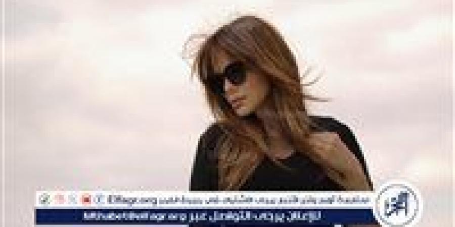 بالأسود..
      كارول
      سماحة
      تتألق
      بأحدث
      ظهور
      لها
