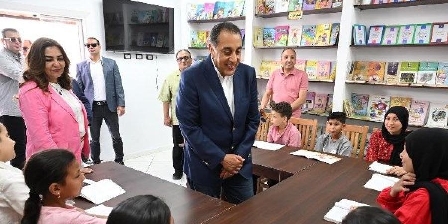 رئيس الوزراء يتفقد مشروع "كتابك" الثقافي بقرية زاوية صقر بالبحيرة