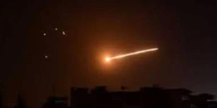 ليلة الرعب في تل أبيب.. موجة صواريخ أخرى تسقط وأصوات انفجارات