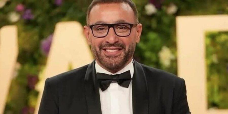 بصورة..
      نجل
      أحمد
      السقا
      يساند
      شقيقه
      بعد
      تعرضه
      لوعكة
      صحية