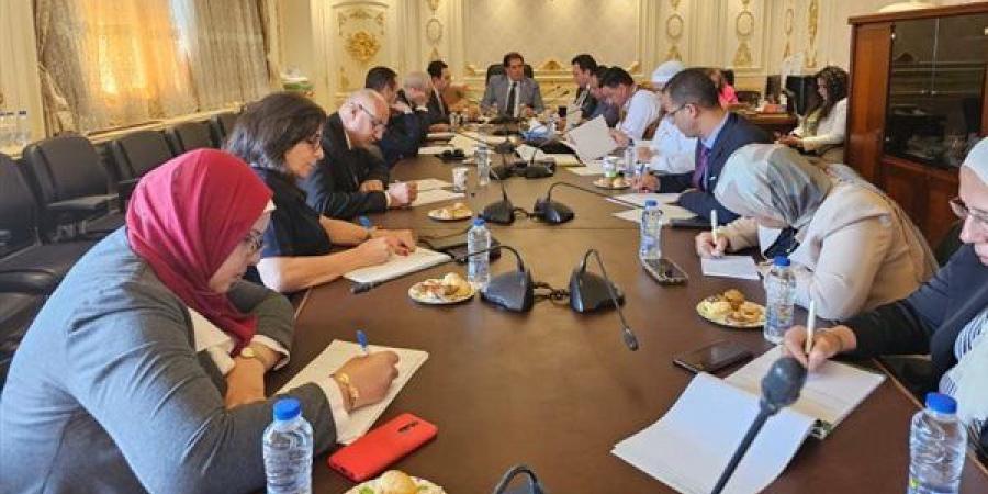 اليوم..
      "الشئون
      العربية"
      بالنواب
      تتابع
      نتائج
      اجتماع
      مدريد
      بشأن
      دعم
      فلسطين